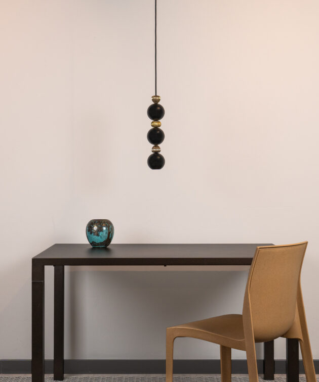 Alternative view of Bola Queen 3